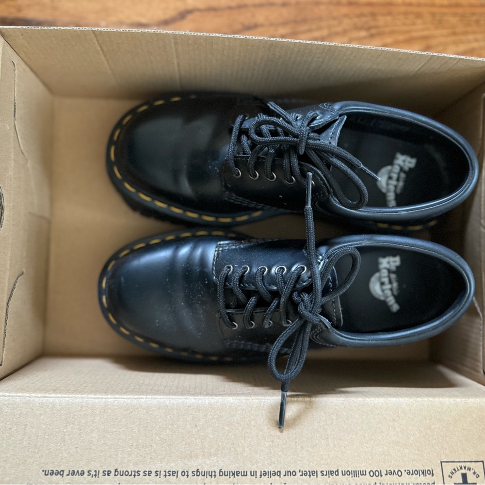8053 QUAD DR MARTENS SIZE 8